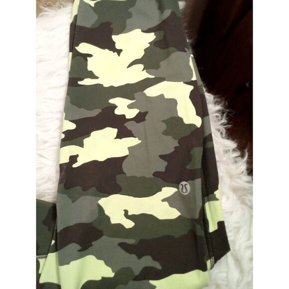 216-NWT Size 14 Lululemon Fast and Free High Rise Crop - Picture 4 of 6